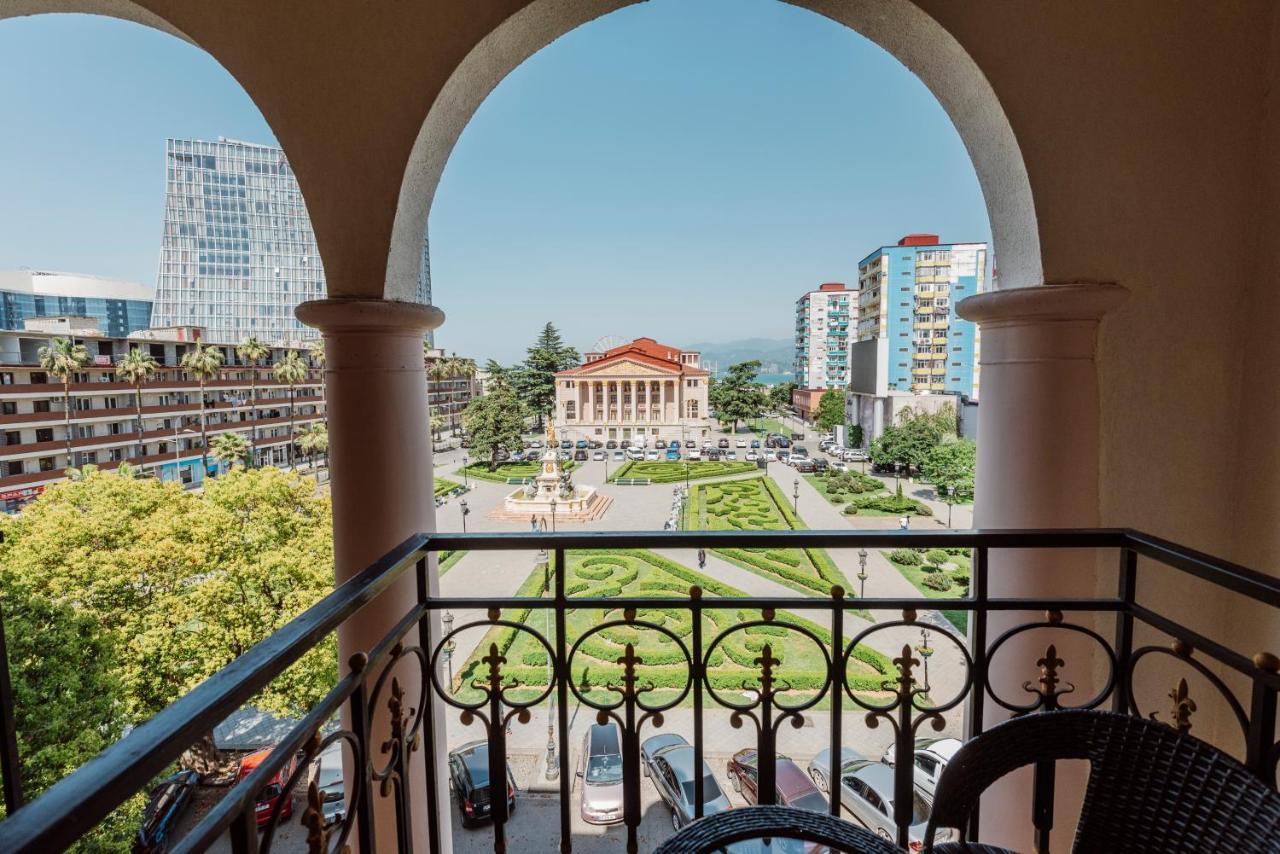 Golden Palace Batumi Hotel&Casino Exterior foto